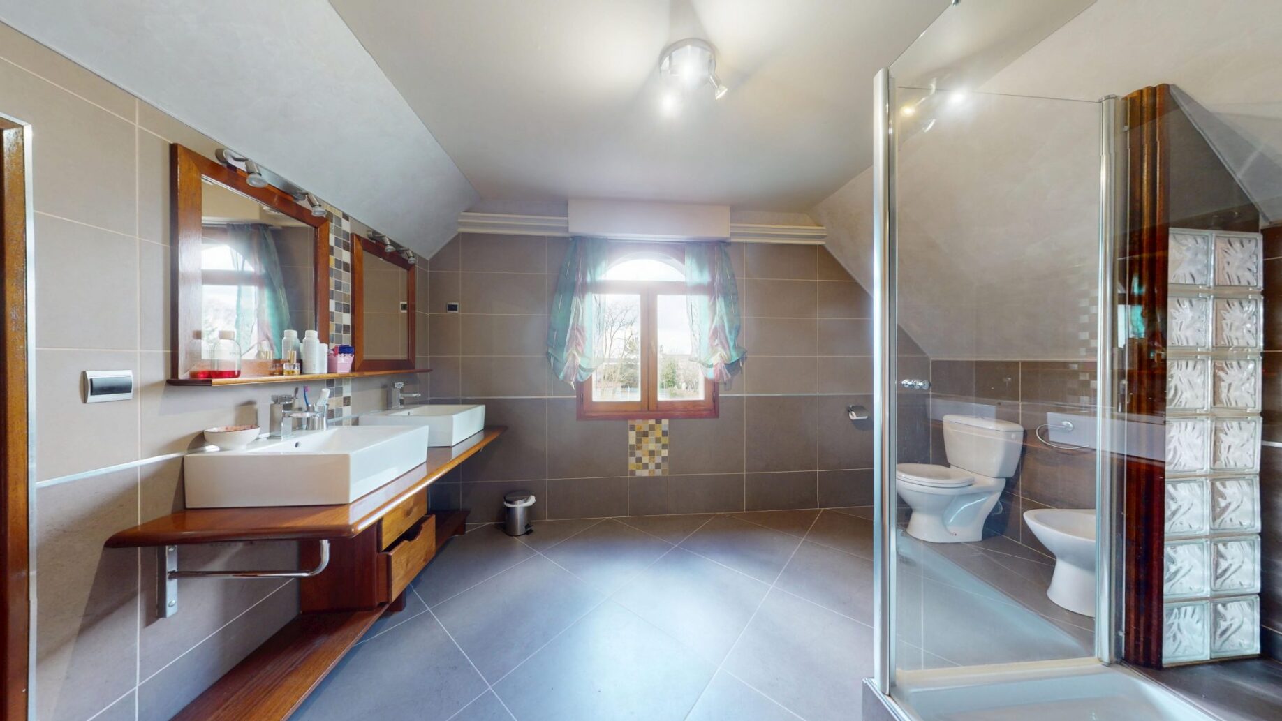 Maison Famillial - 4 chambres - Sous sol - Garage_VM995-RESIDE_RESIDE_Immobilier_15